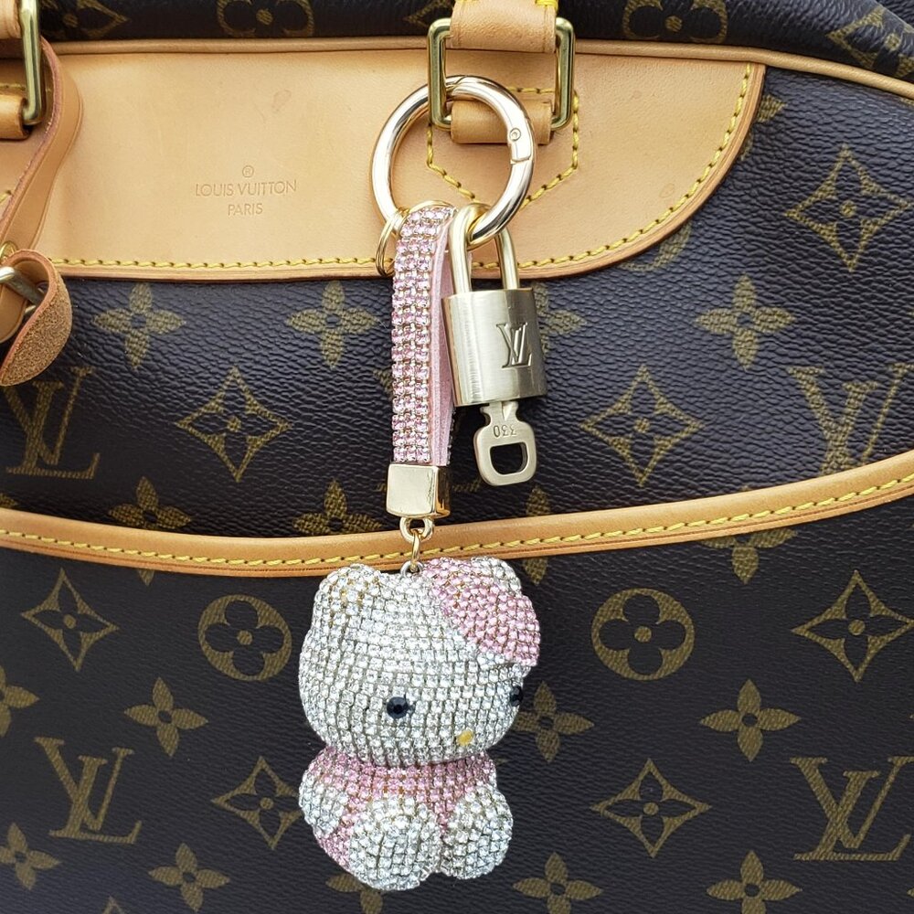 LV Authentic Gold Padlock 🔒 Key Set w/ Unbranded Hello Kitty Keychain Charm